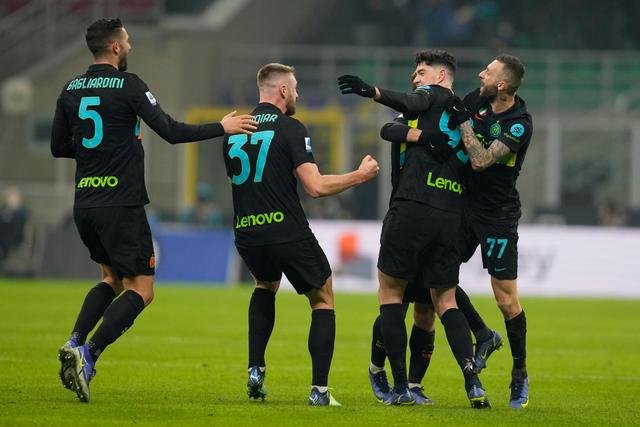 Shams：全联盟都在等待詹姆斯决定 哈登追梦德罗赞等都等着签合同